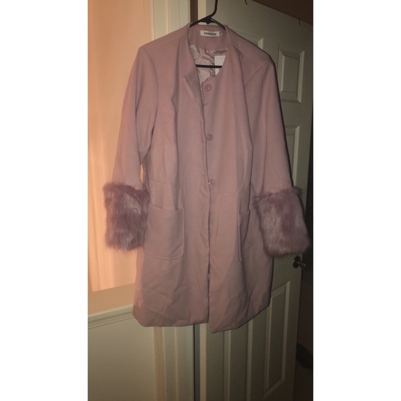 REMOVABLE FAUX FUR SLEEVE COAT (Brand New) - Picture 1 of 6